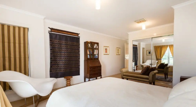 Коттедж JASMINE, 2BDR Port Melbourne House