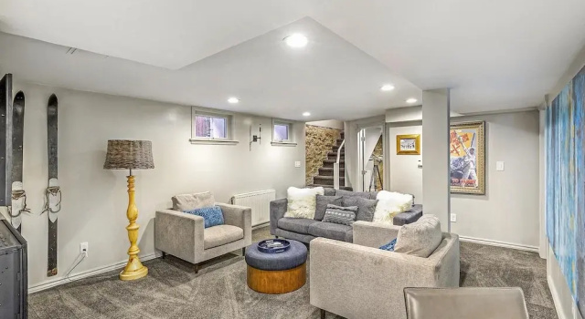 Garden Apartment in a Stately Capitol Hill Victorian House, Book Lejlighed Hoteller i Capitol Hill med parkering, Parkering
