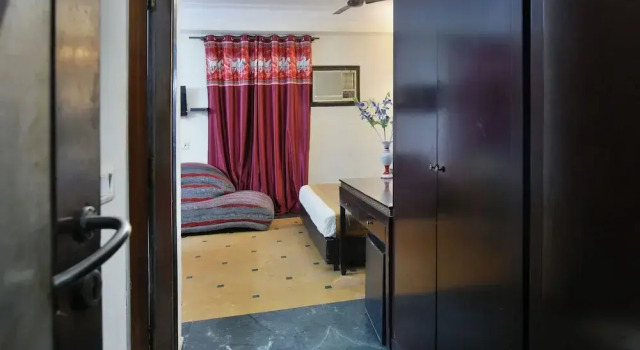 Hotel Revels By A1Rooms