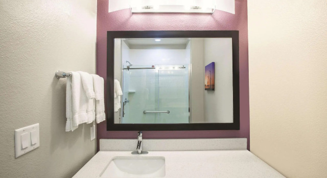 Номер Executive La Quinta by Wyndham San Marcos Outlet Mall