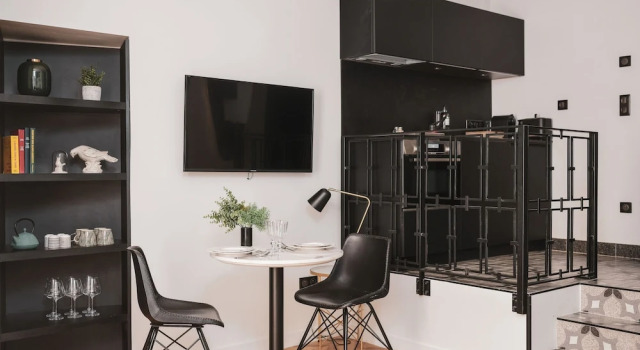 Апартаменты Appartements Place Royale - Maisons du Monde Hôtel & Suites