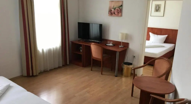 Hotel Pension am Ledermuseum, Забронировать Отель Оффенбах земля Гессен, рядом с Театр Капитол
