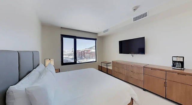 New Listing! All-suite Ski-in/ski-out Haven 3 Bedroom Condo, Забронировать Отель Отели Парк-Сити с парковкой, рядом с Canyons Parking Lot, Парковка