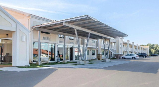 Полулюкс Quality Inn & Suites Jasper - Kimball