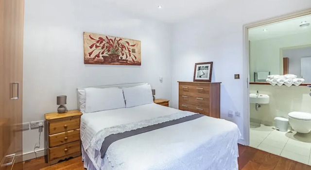 Апартаменты с 3 комнатами с балконом Splendid 3 Bedroom Apartment Kings Cross