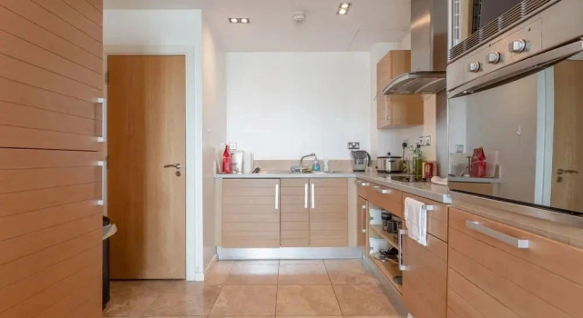 Luxury 2 bedroom Apartment London - RGB 65378