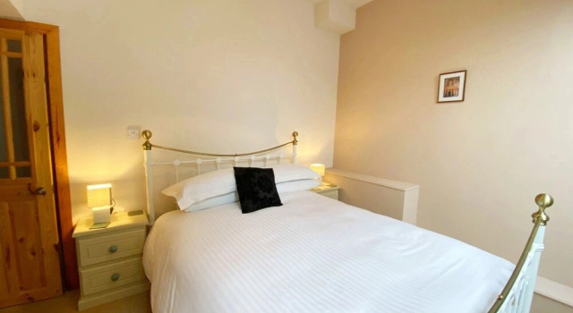 Upper Stable - The Stables Apartments at Meadfoot Bay