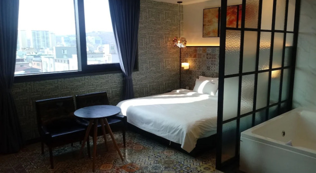 Praha Hotel, Забронировать Отель Чинджу Кёнсан-Намдо