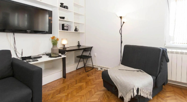 One Bedroom Apartment Hip & Spacious, Забронировать Апартаменты/квартира Отели в центре Белграда, в центре