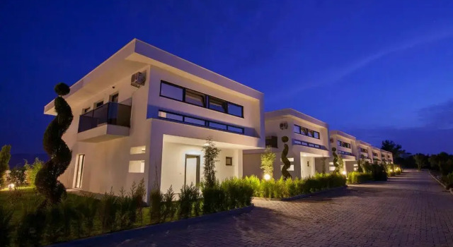 Ada Villas Beverly Hills