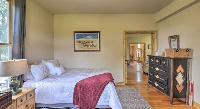 Коттедж Fruita Victorian Home w/ Hot Tub + Mountains!