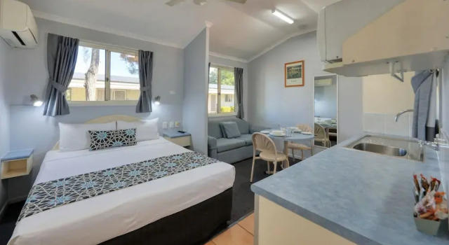 Standard- tredobbelt familie værelse 22 on Bowen Motel