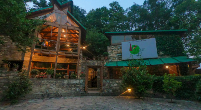 Aamod Monolith Resort Bhimtal, Rezervovat Lázně / Resort Hotely v Bhimtal s bazénem, Bazén