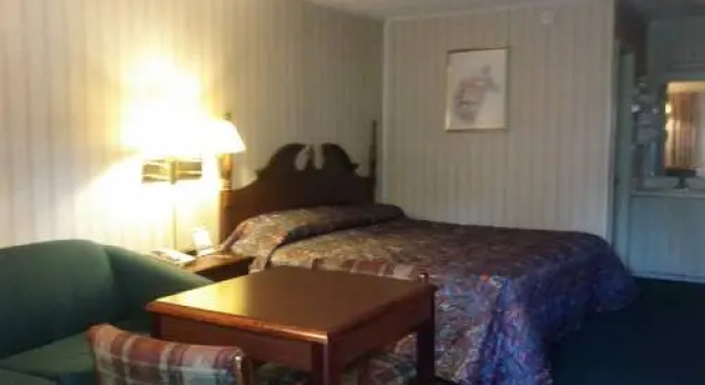 OYO Hotel Calhoun GA I-75 & US-41 Hwy