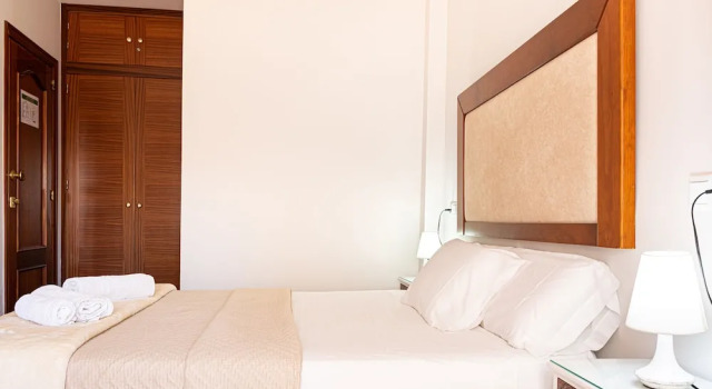 Двухместный номер Standard с балконом Hostal Cuevas