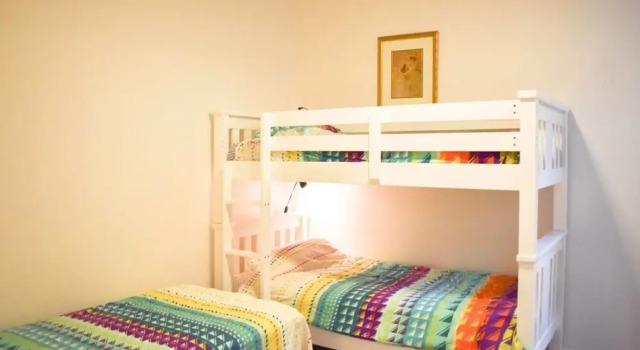 Cosy Erko 2 Bedroom Home on Edge of Sydney City Centre, Забронировать Отель Отели Сиднея 3 звезды, рядом с Театр Enmore, 3*