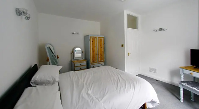 Апартаменты Three Queens Hotel