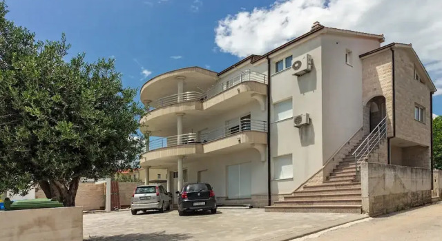 Апартаменты Modern Apartments With Private Balcony Kaštel Novi