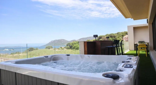 Апартаменты CALADEA Locations de Vacances 5 étoiles, piscine chauffée