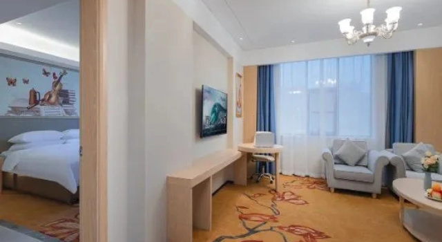 Люкс Deluxe Vienna International Hotel