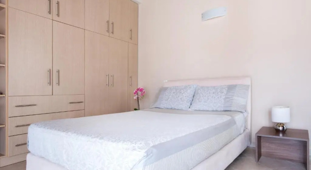 Top floor modern studio in central Koropi, Rezerwuj Hotel Koropíon Municipality of Kropia