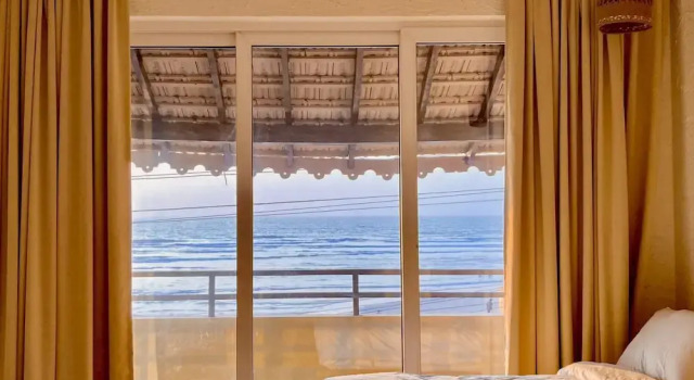 Dolce Far Niente 4BHK Villa Ashwem Beach, Book Villa Sommerhuse i Pernem, Hytte