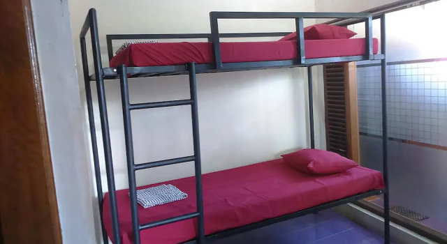 Surfers Dorm House