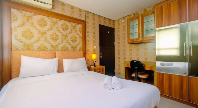 Comfy and Minimalist 1BR Apartment at Atria Residence