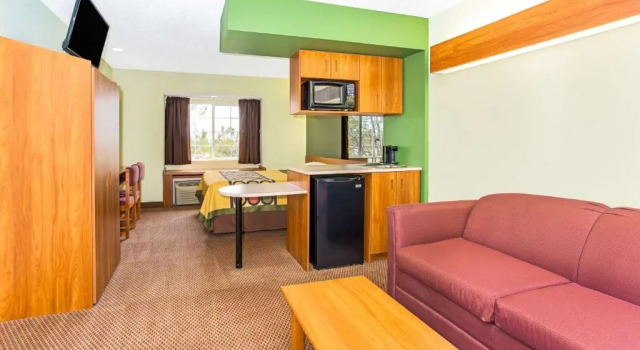 Suite Super 8 by Wyndham Parker/SE Denver Area