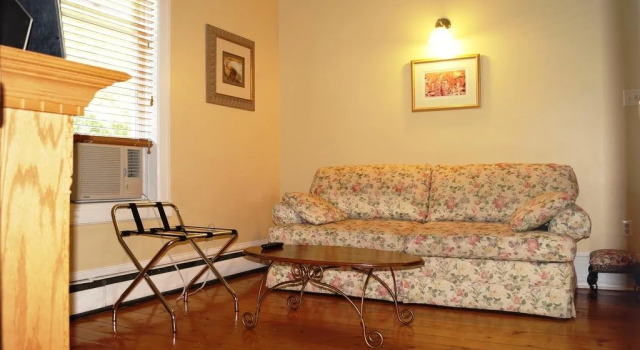 La Maison Drew B&B, Réserver Chambre d'hôtes Hôtels tout compris à Magog, Tout compris