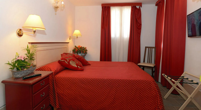 B&B Ca del Gallo, Забронировать Отель «постель и завтрак» Дорсодуро Венеция, рядом с Accademia Bridge