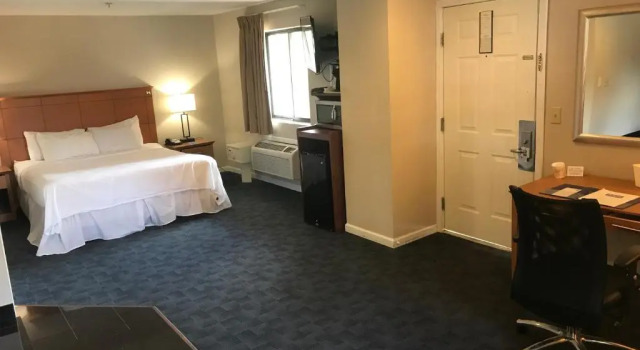 Люкс Americas Best Value Inn Torrington, CT