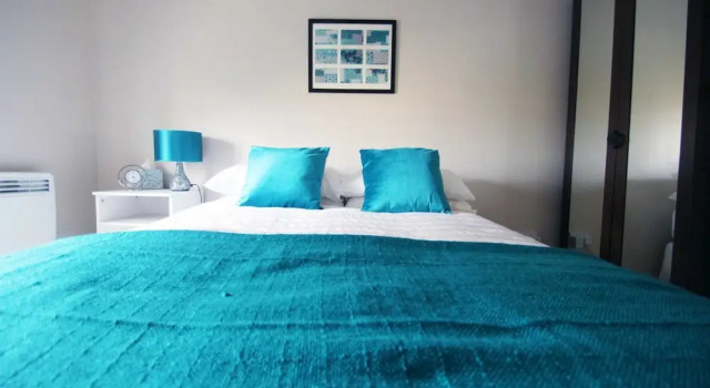 1 Bedroom Apartment With Views of the Docklands in Stepney, Varaa Huoneisto Asunnot kohteessa Merseyside, Huoneisto