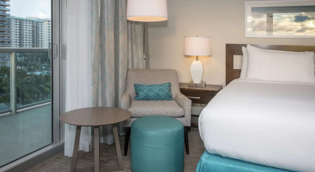 Двухместный номер Standard с балконом DoubleTree Resort by Hilton Hollywood Beach