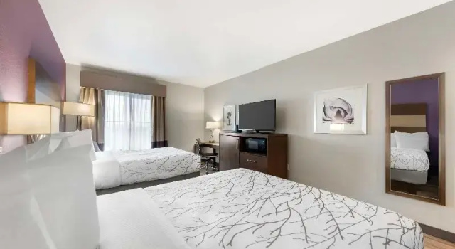 Четырёхместный номер Standard Best Western Plus Buda Austin Inn & Suites
