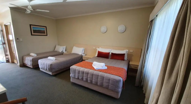 Семейный номер Standard Club Motor Inn