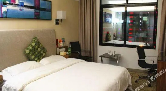 Люкс Colorful Times Hotel