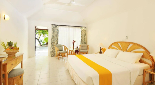 Holiday Island Resort & Spa