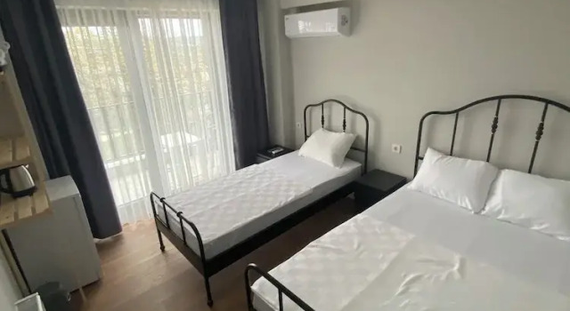 Трёхместный семейный номер Standard с балконом и с видом на море ROSe OTEL