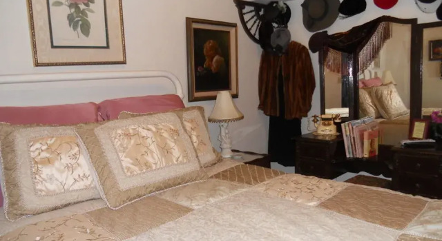 Plymouth House Inn, Prenota Hotel Plymouth California