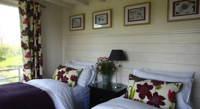 Mitchelcroft, Prenota Hotel  