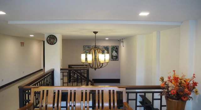 C Hotel Boutique and Comfort, Забронировать Бутик-отель Отели Чиангмай с парковкой, рядом с Wat Srisupan, Парковка