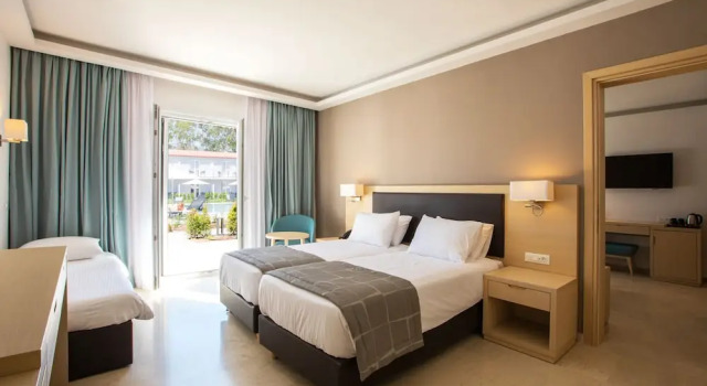 Апартаменты Classic Paleros Beach Resort