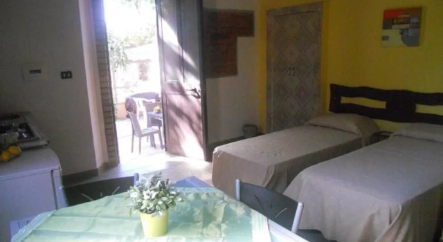 AllOmbra Del Noce B&B, Buchen Sie Bed & Breakfast Reggio di Calabria Kalabrien