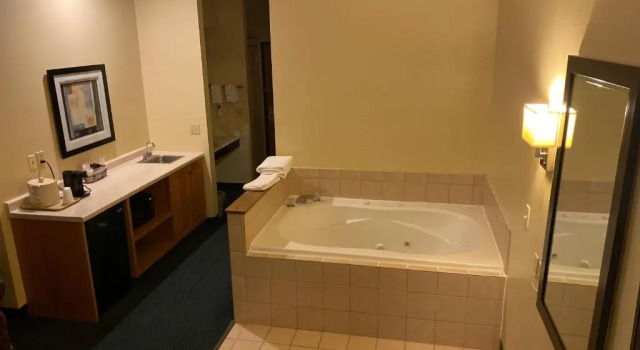 Люкс FairBridge Inn & Suites Glendive