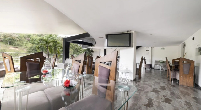 Hotel Platinum Plaza