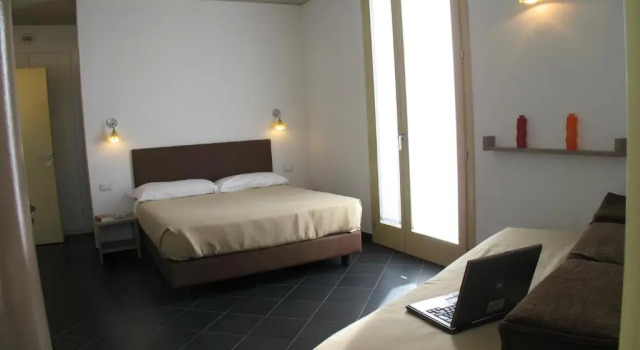 Полулюкс 6 Porte Guesthouse