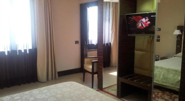 Полулюкс Hotel Excelsior