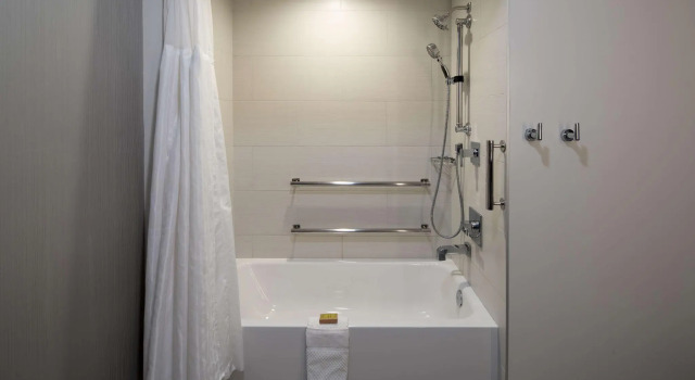 Двухместный номер Standard DoubleTree by Hilton Bakersfield