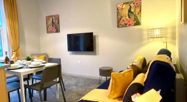 Funky Stylish Apartment! - 5 Minute Walk to the Best Beach! - Great Location - Parking - Netflix - Fast WiFi - Smart TV - Newly decorated - sleeps up to 4! Close to Bournemouth & Poole Town Centre & Sandbanks, Varaa Huoneisto Asunnot kohteessa Merseyside, Huoneisto